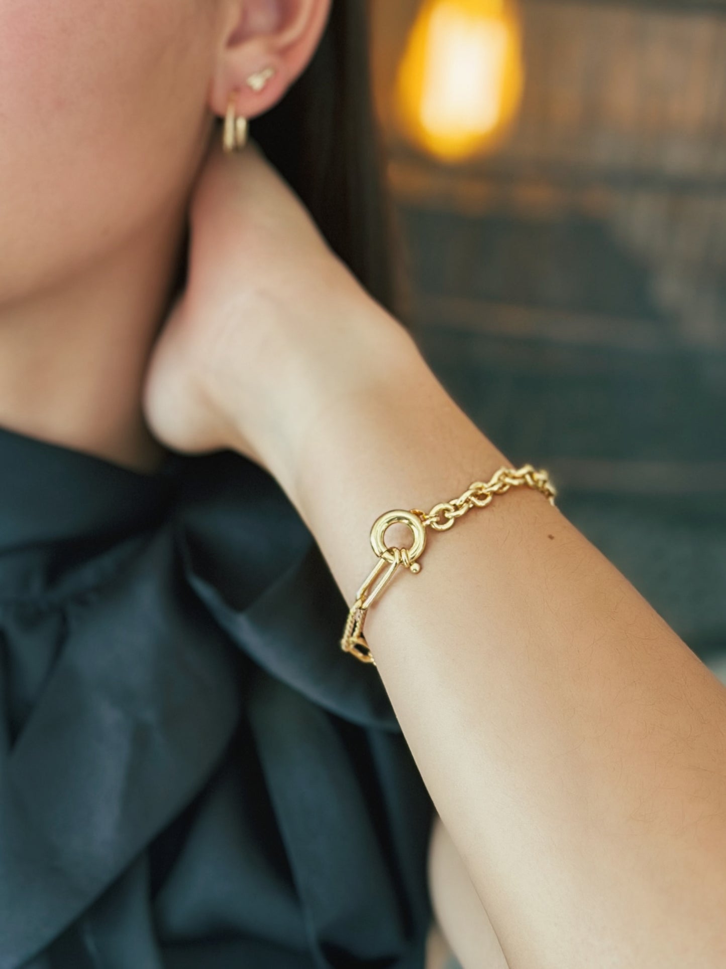 Roma - Textured Elegance
