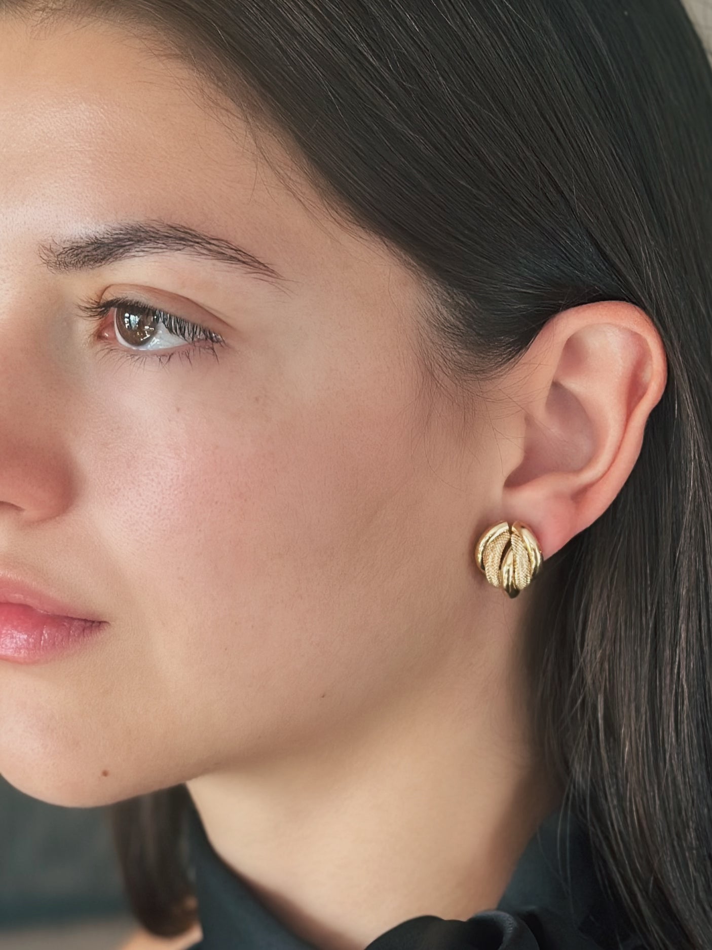 Selena - 9ct Strip Stud
