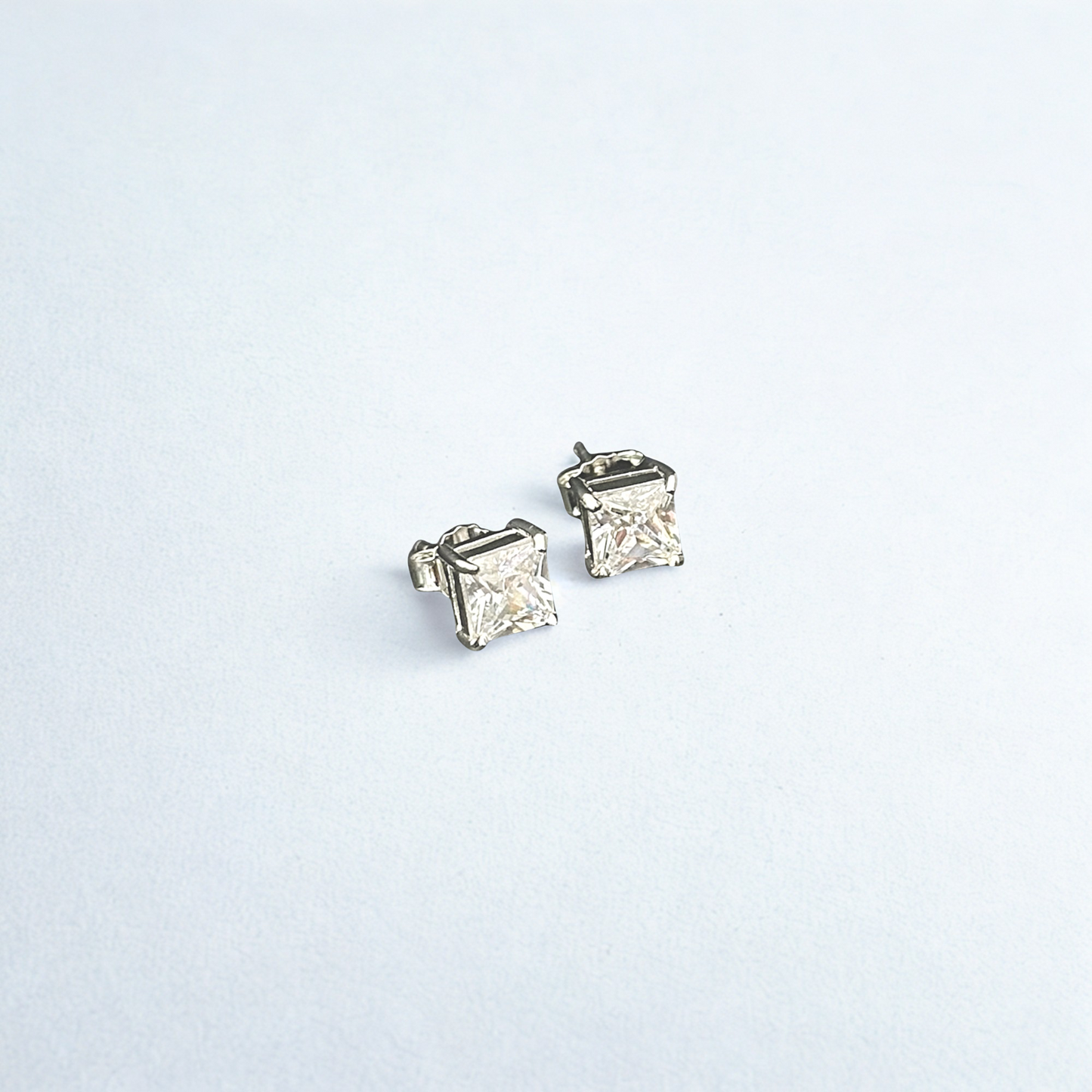 Lucia - Timeless Sparkle Stud Earrings