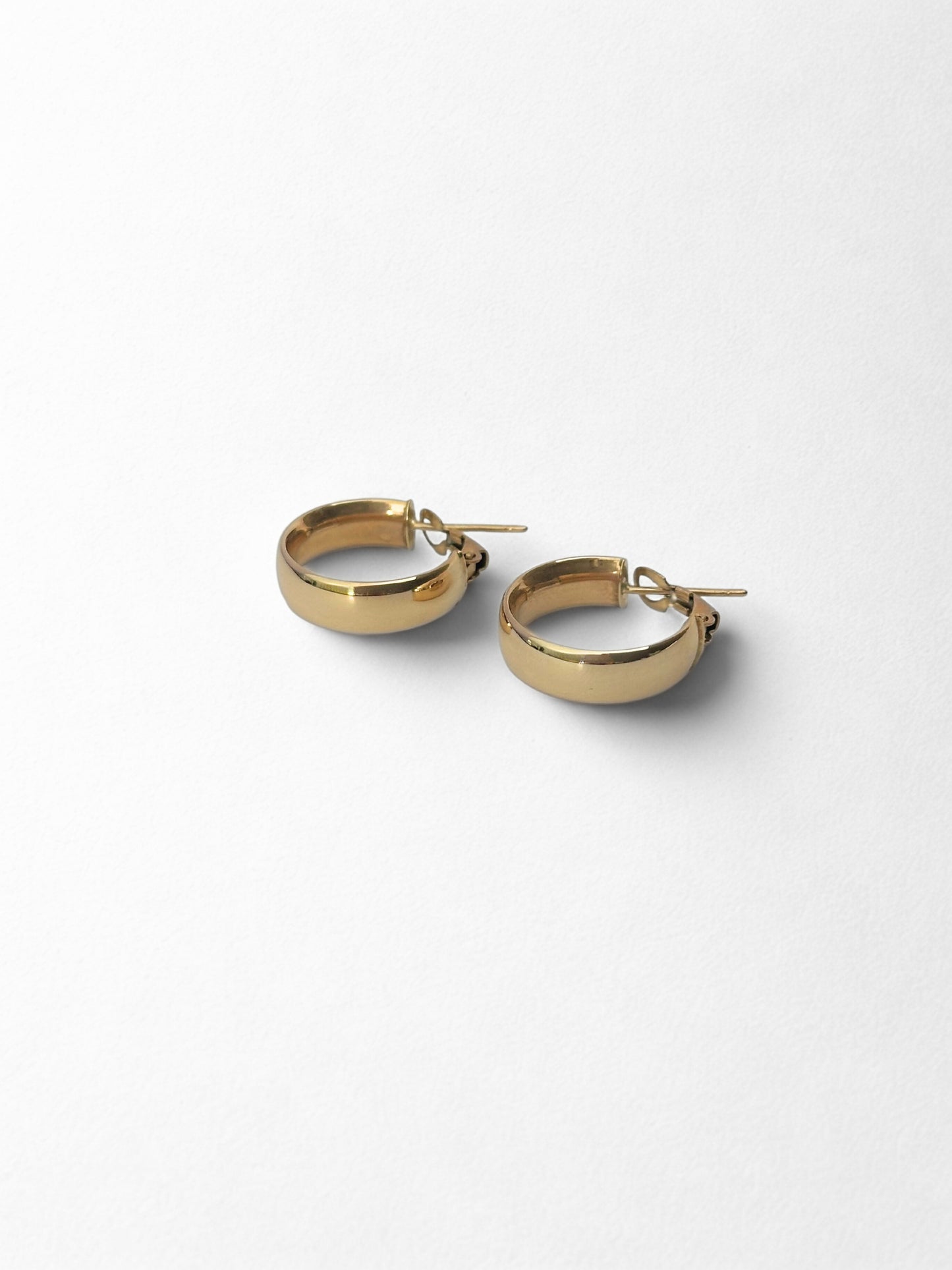 Aziza - 9ct Hoop