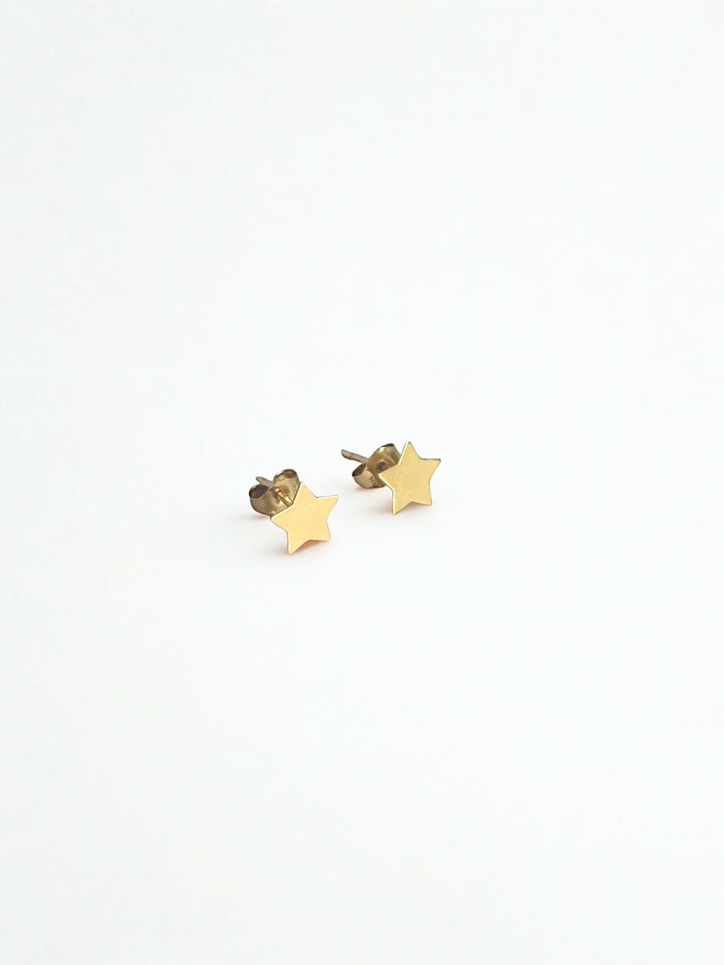 Naledi - 9ct Star Stud