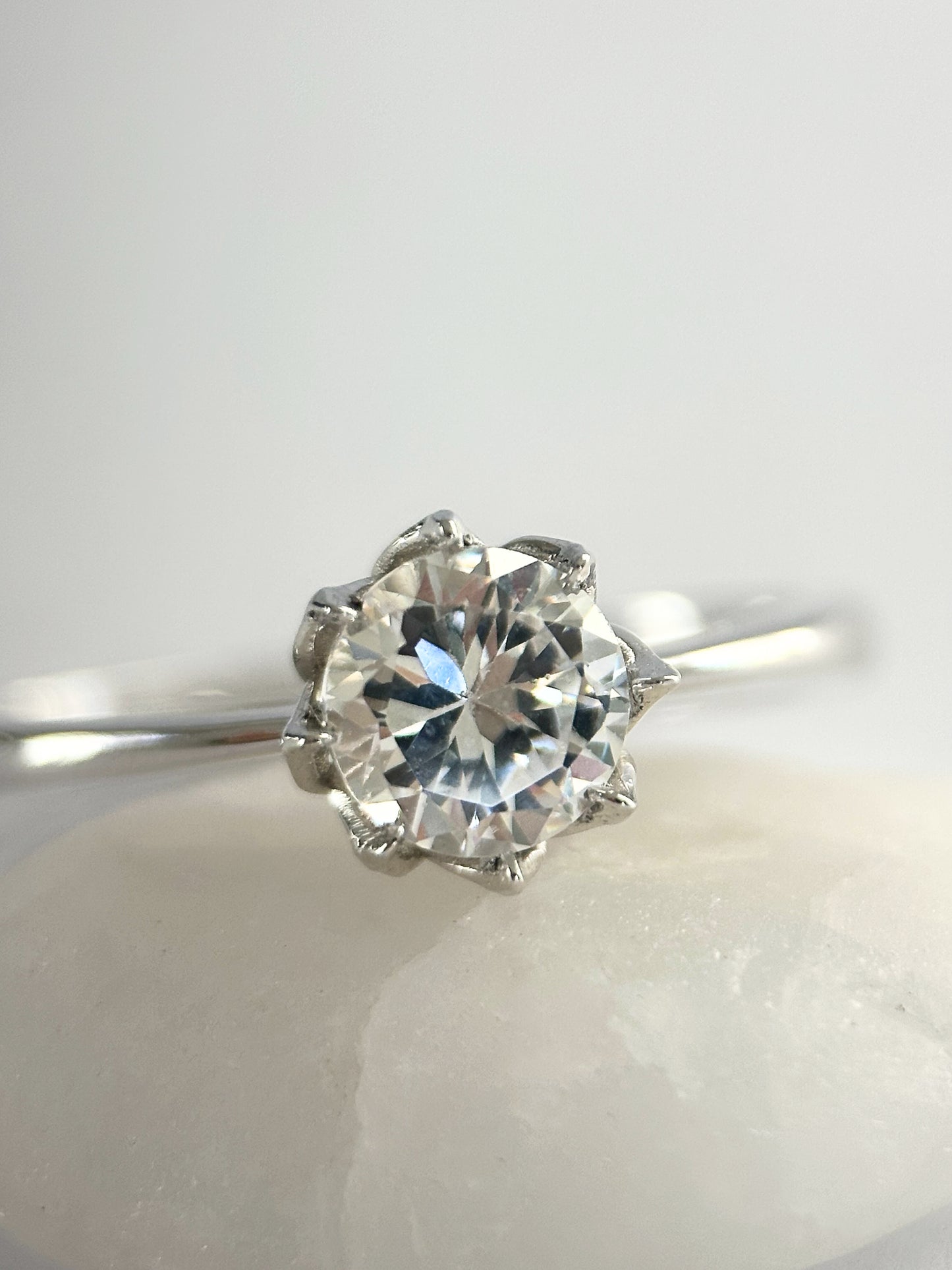 Vera - Understated Elegance