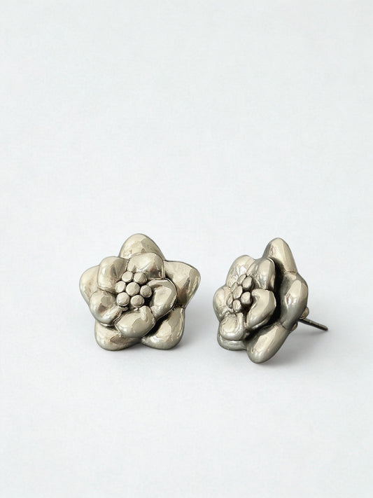 Nayeli - Floral Studs